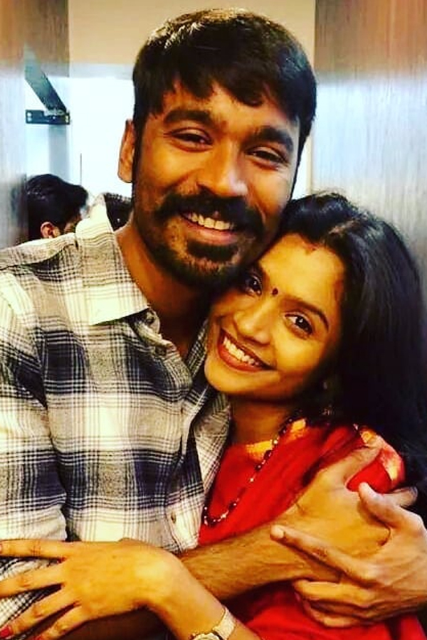 Dhanush-7_0.jpg 8