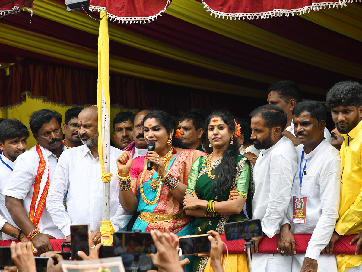 Hyderabad_20Bonalu_20Celebrations_20Photos_20_2813_29.jpg 14