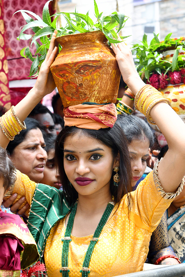 Hyderabad_20Bonalu_20Celebrations_20Photos_20_281_29.jpg 2
