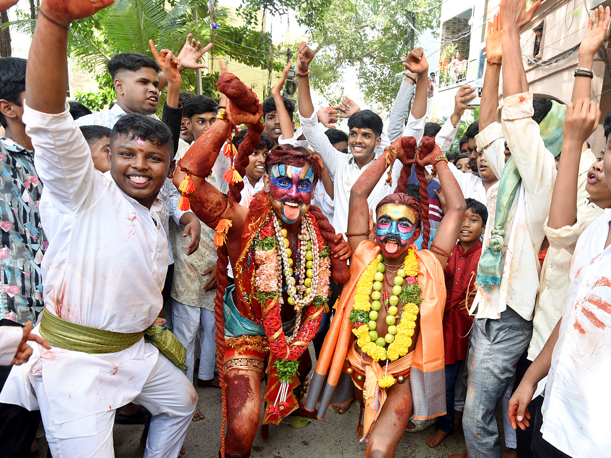 Hyderabad_20Bonalu_20Celebrations_20Photos_20_2821_29.jpg 22