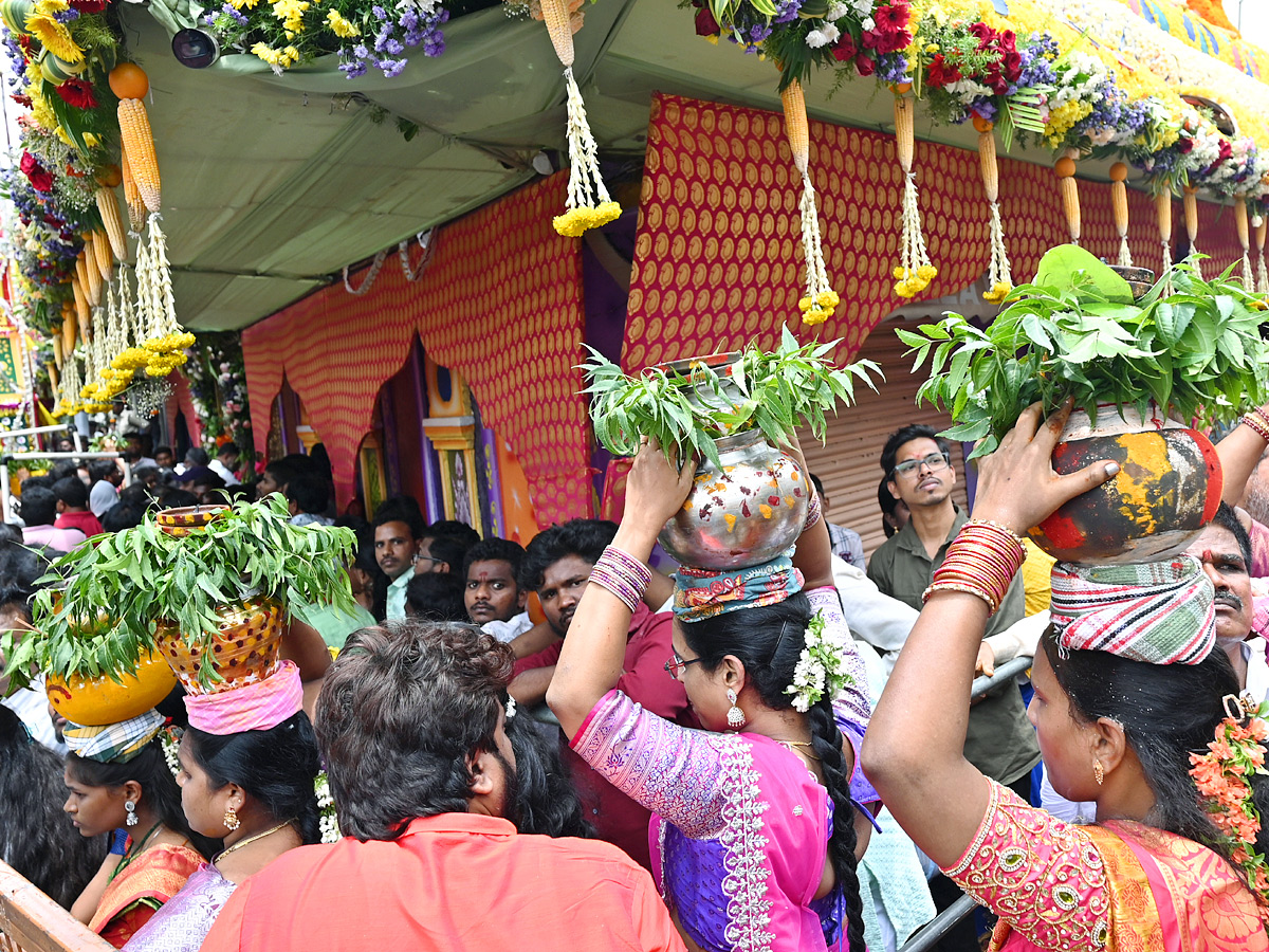 Hyderabad_20Bonalu_20Celebrations_20Photos_20_2826_29.jpg 27