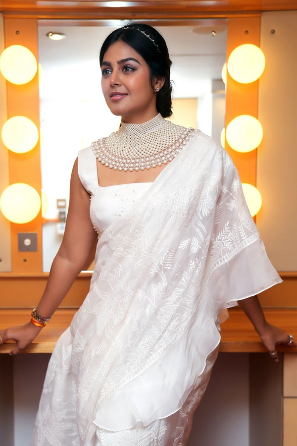 Monal-Gajjar-10.jpg 11