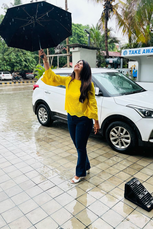 Monal-Gajjar-7.jpg 8