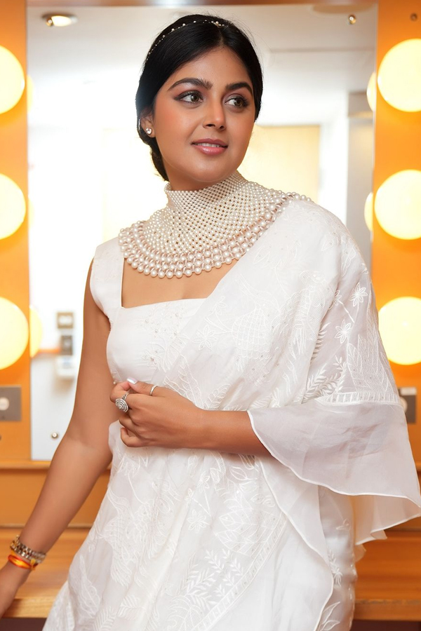 Monal-Gajjar-8.jpg 9
