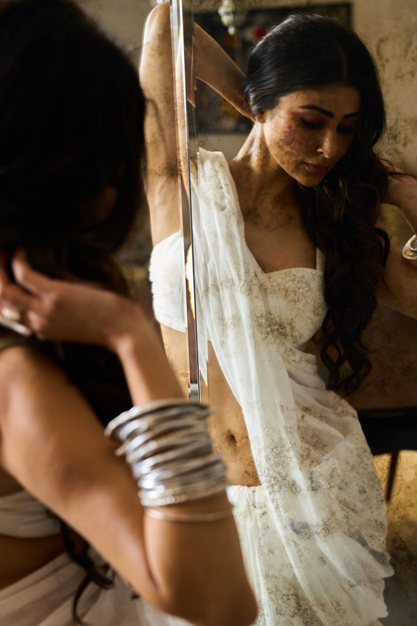 Mouni-Roy-14_0.jpg 15
