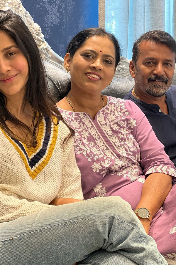 Nabha-Natesh-5_1.jpg 6