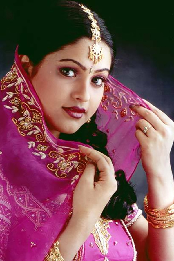 Actress-Raashi-1.jpg 2