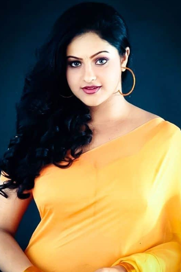 Actress-Raashi-15.jpg 16