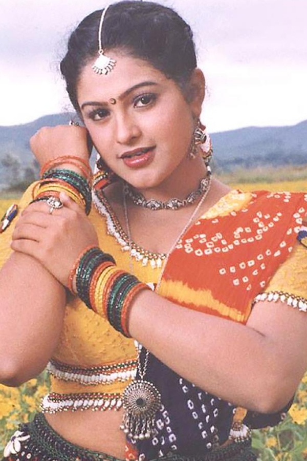 Actress-Raashi-7.jpg 8
