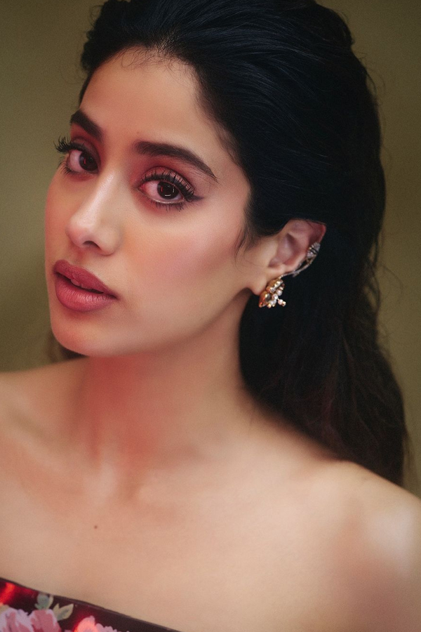 Janhvi-Kapoor-5.jpg 6