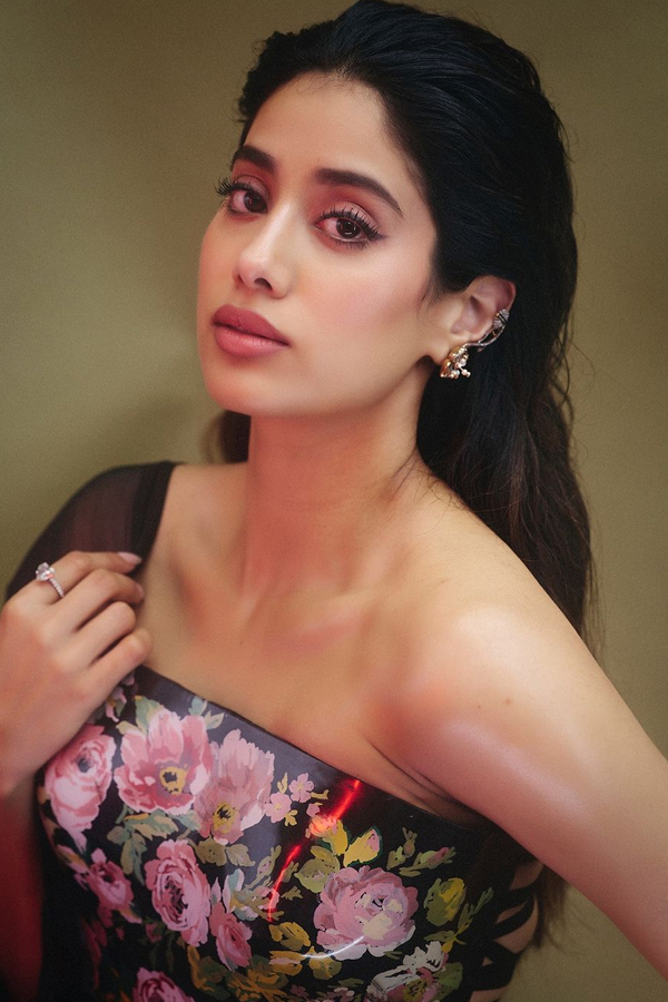 Janhvi-Kapoor-8.jpg 9