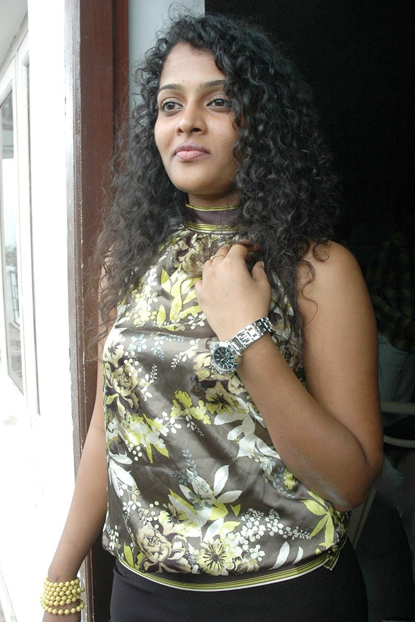 Sonia-Deepti-16_0.jpg 15