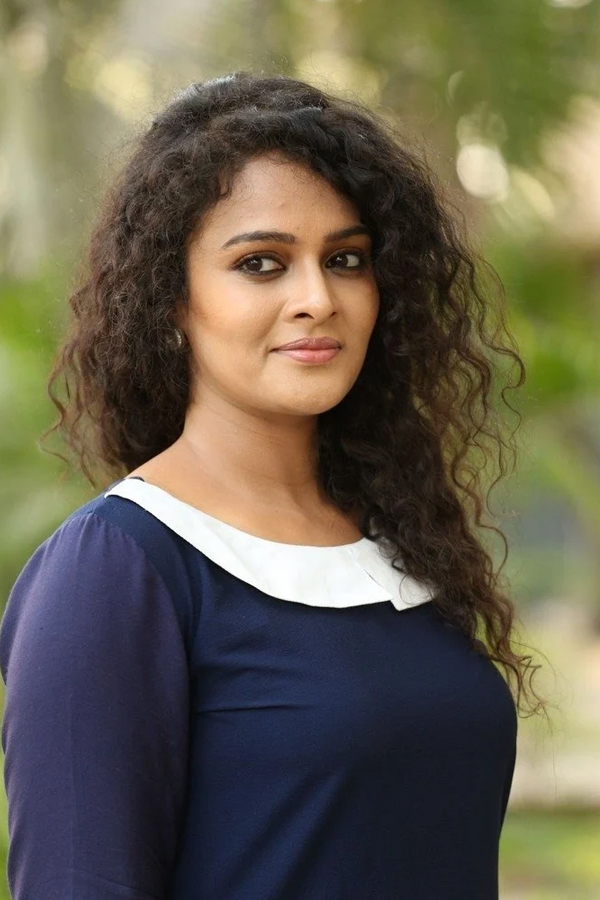 Sonia-Deepti-5_0.jpg 6