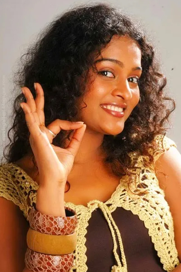 Sonia-Deepti-8_0.jpg 9