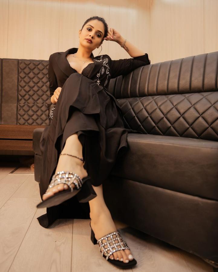 Sreemukhi-03.jpg 3