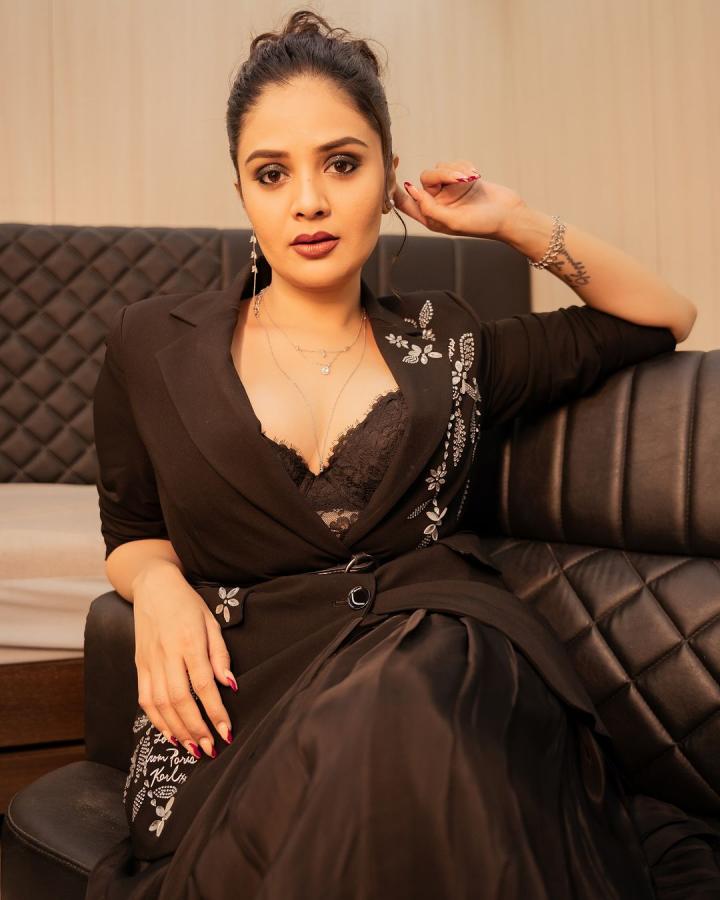 Sreemukhi-09.jpg 9