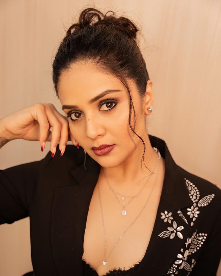 Sreemukhi-10.jpg 10