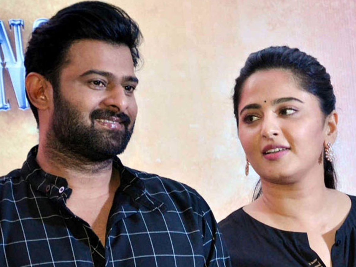 1.Anushka-Prabhas.jpg 2