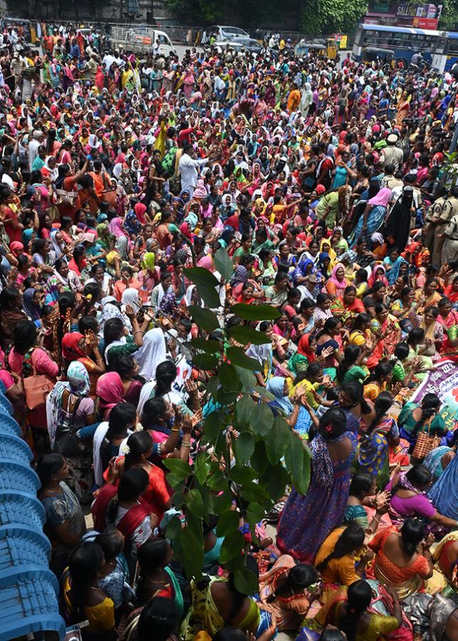 ASHA_20Workers_20Stage_20Protest_21.jpg 13
