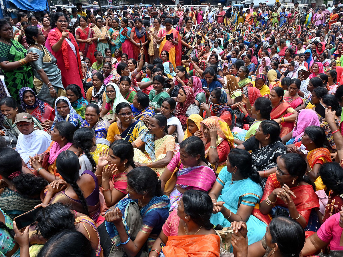 ASHA_20Workers_20Stage_20Protest_3.jpg 3