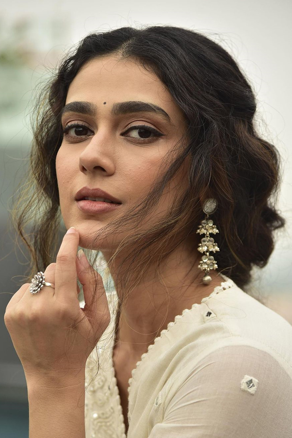 Aakanksha-Singh-1.jpg 2