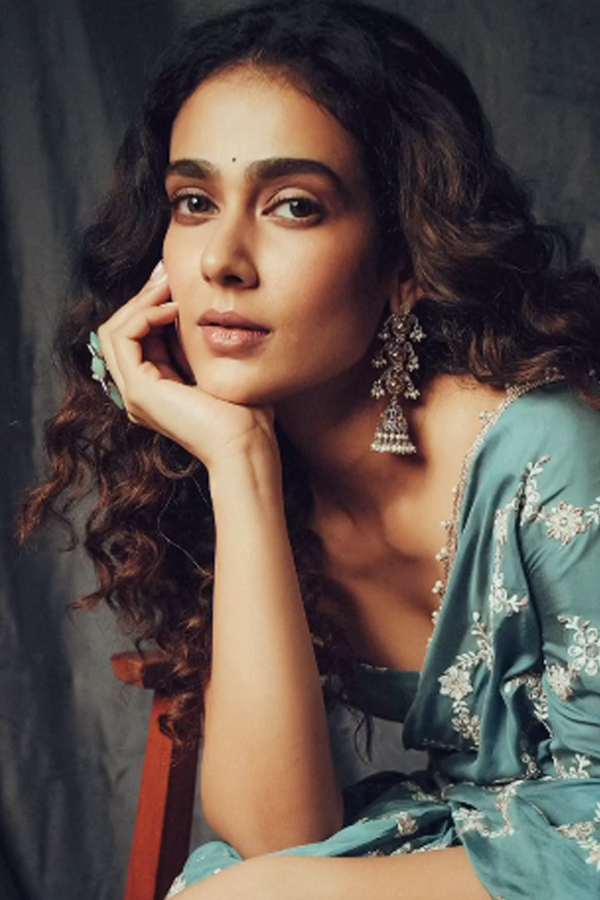Aakanksha-Singh-5.jpg 6