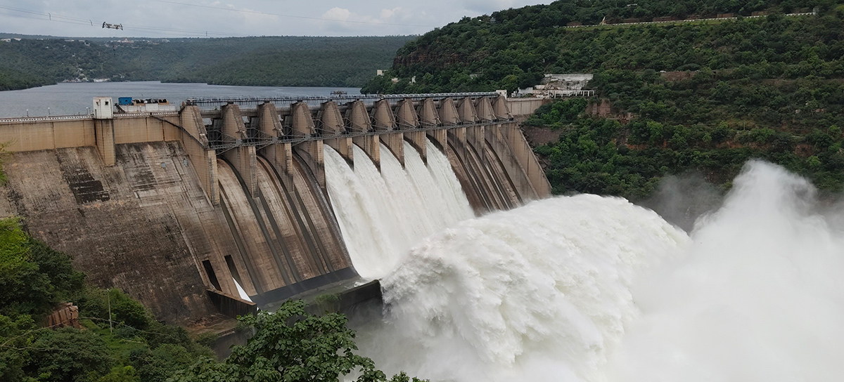 Inflows_20Rise_20At_20Srisailam_20Dam_20Photos_15.jpg 15