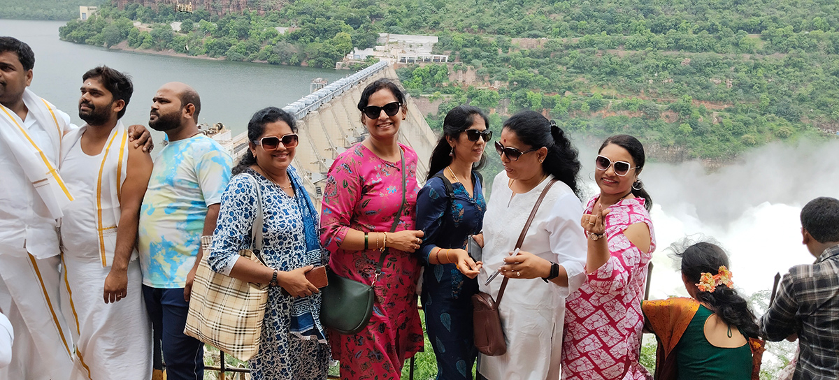 Inflows_20Rise_20At_20Srisailam_20Dam_20Photos_2.jpg 2