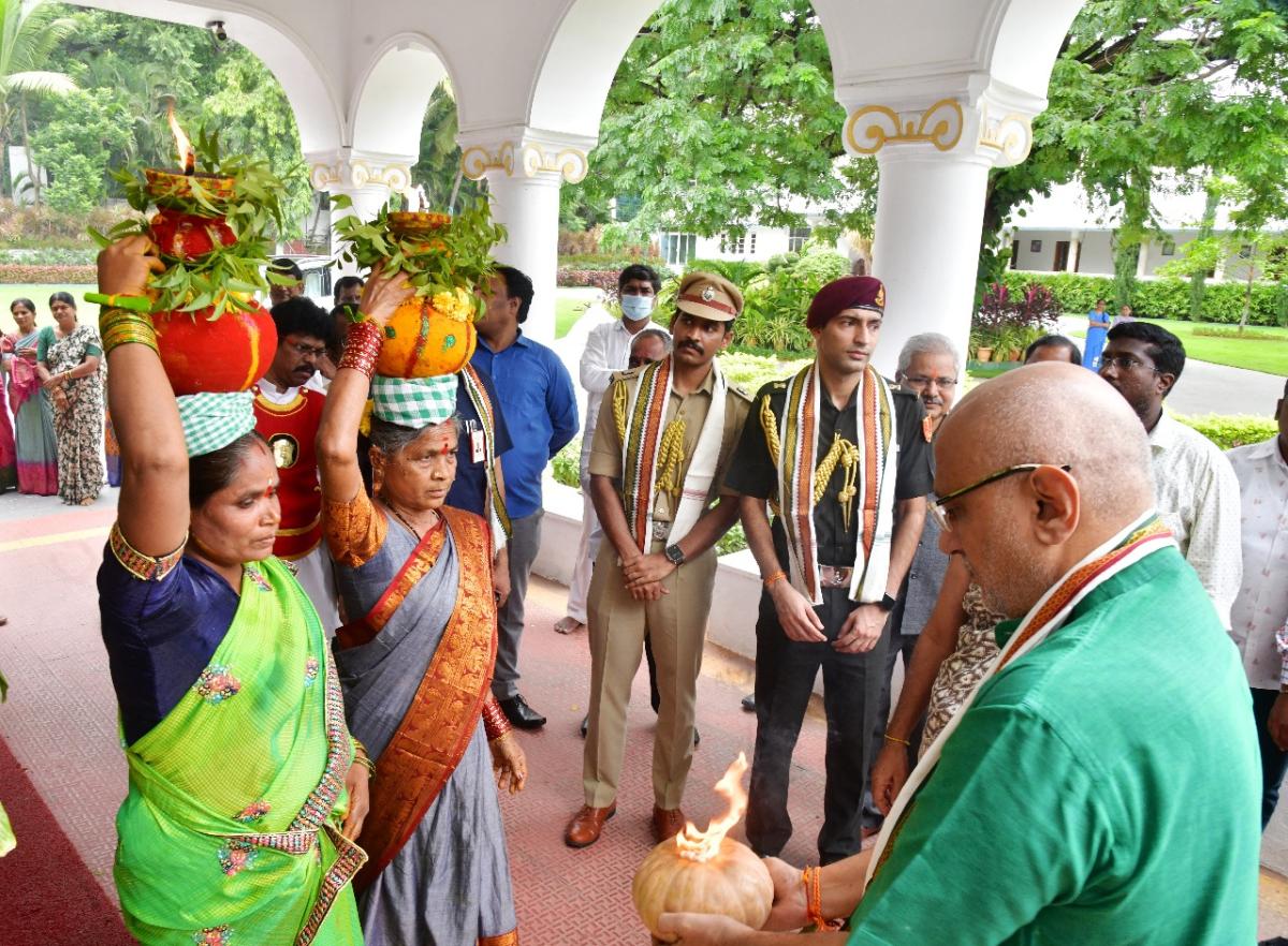 RajBhavan-Bonalu-04.jpeg 4