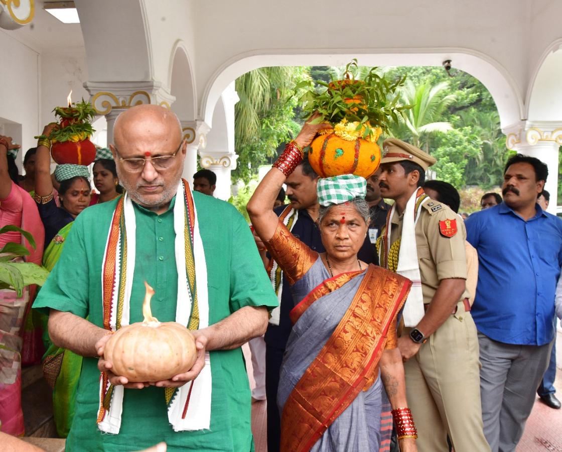 RajBhavan-Bonalu-05.jpeg 5