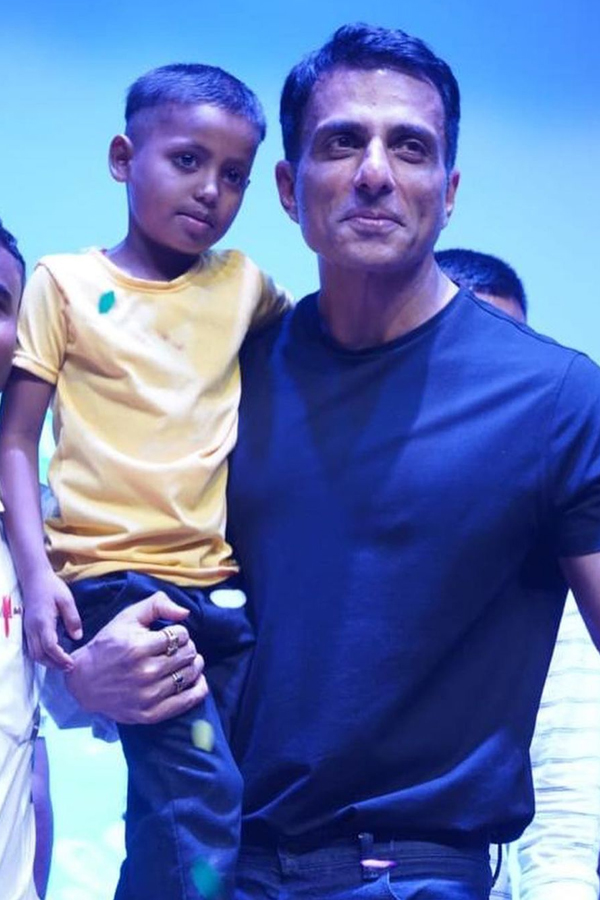 Sonu-Sood-11.jpg 12