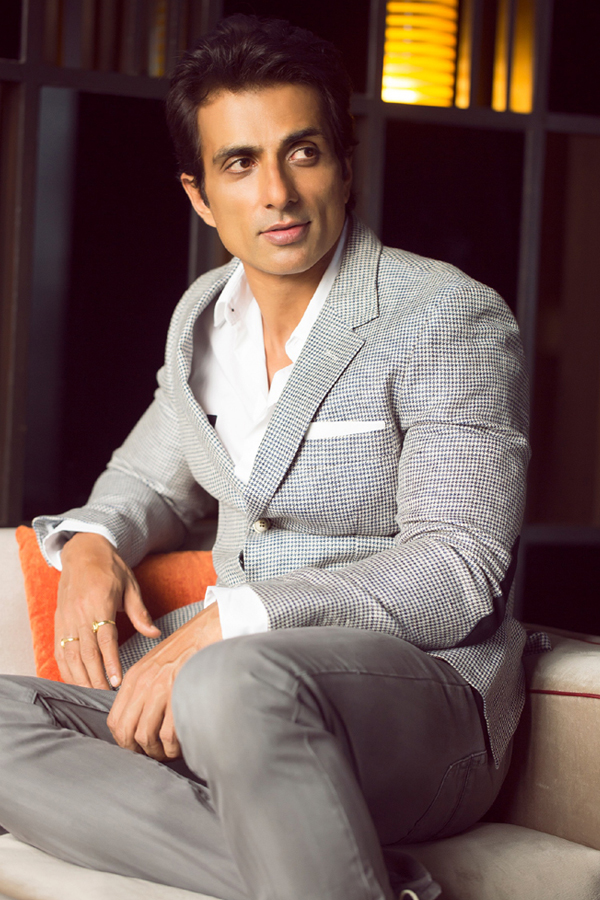 Sonu-Sood-2.jpg 3
