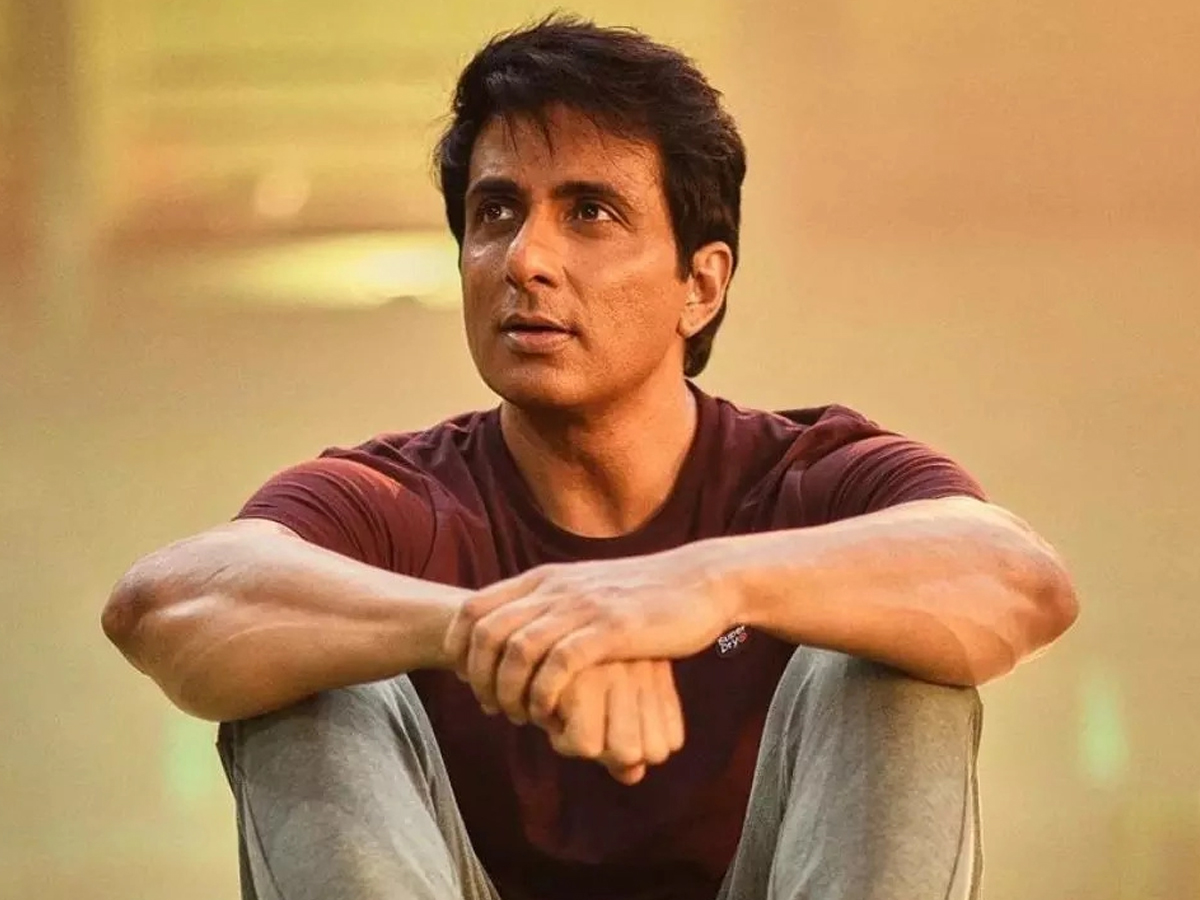 Sonu-Sood-3.jpg 4