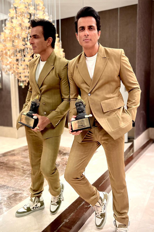 Sonu-Sood-7.jpg 8