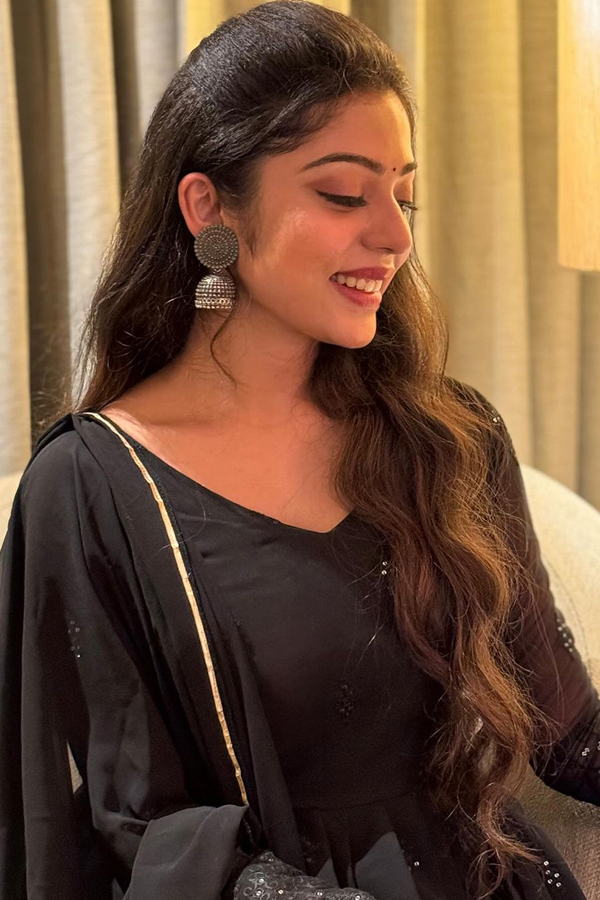 Varsha-Bollamma-3.jpg 4