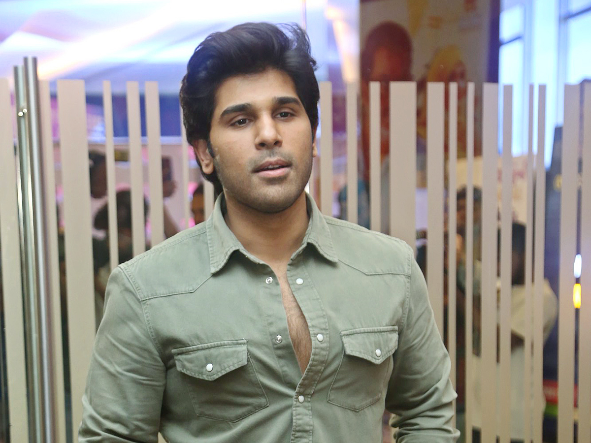 Allu_20Sirish_20Buddy_20Pre_20Release_20Event_20Photos_16.jpg 15