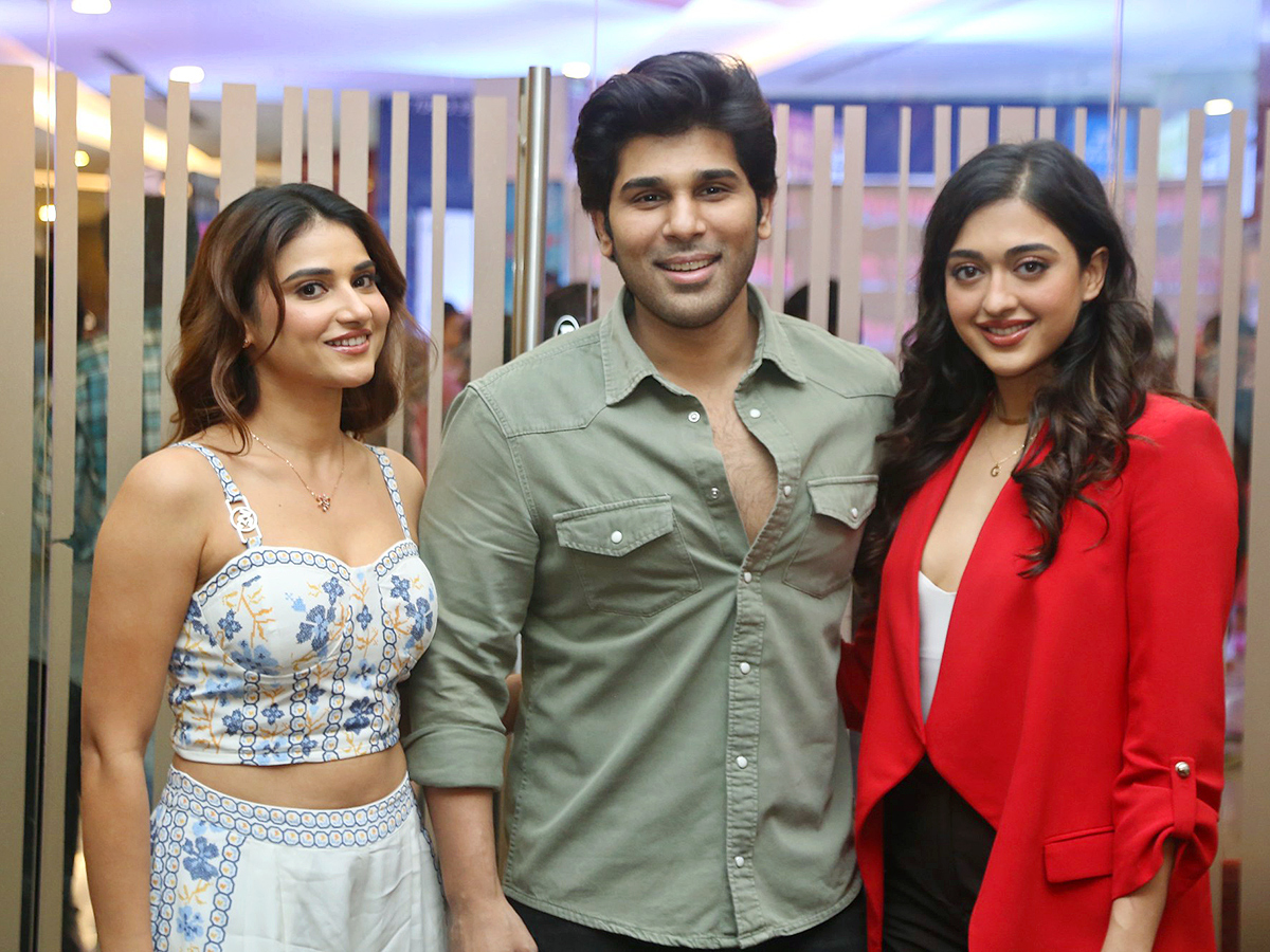 Allu_20Sirish_20Buddy_20Pre_20Release_20Event_20Photos_9.jpg 8