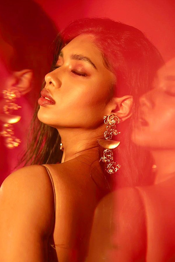 Dushara_20Vijayan_20Latest_20Stunning_20Photos_20_286_29_0.jpg 7
