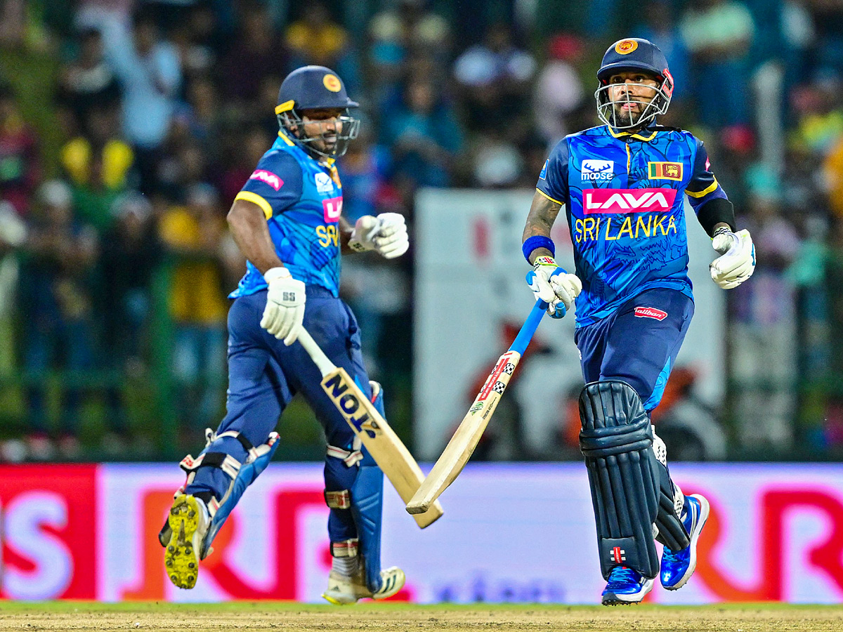 India_20beats_20Sri_20Lanka_20in_20super_20over_20to_20win_20series_203-0_20Photos_20_2815_29.jpg 15