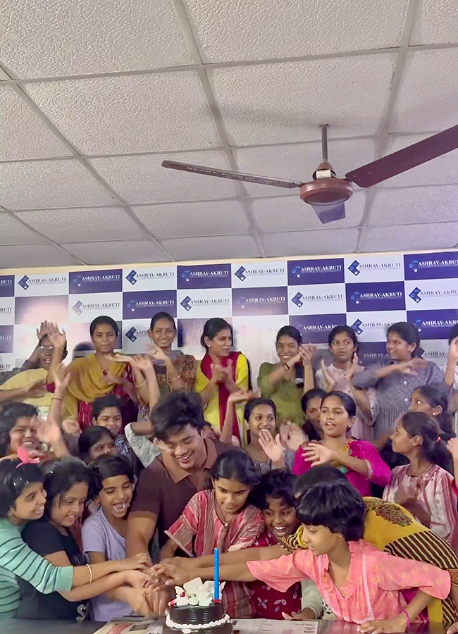Mehaboob_20Dil_20Se_20birthday_20celebration_20Photos_17.jpg 15