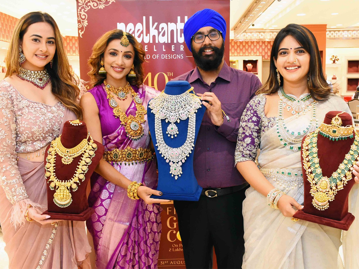 Neelkanth_20Jewellers_20Launches_2040_20Years_20Celebrations_3.jpg 3