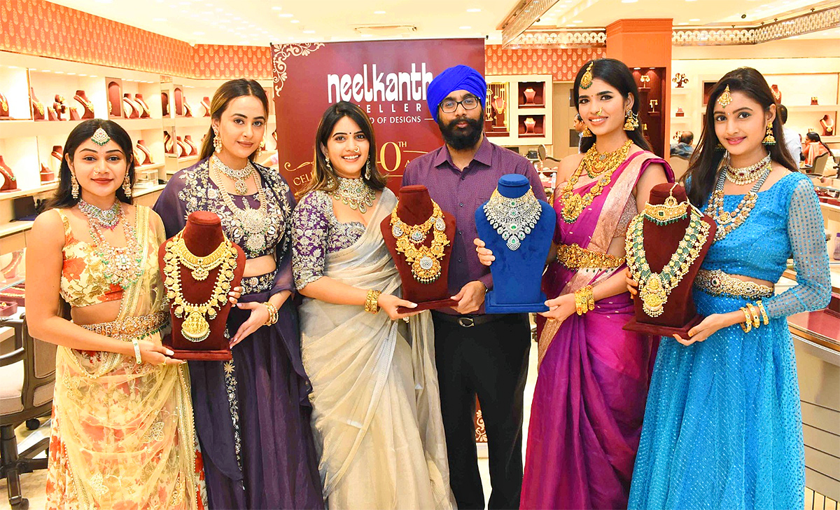 Neelkanth_20Jewellers_20Launches_2040_20Years_20Celebrations_4.jpg 4