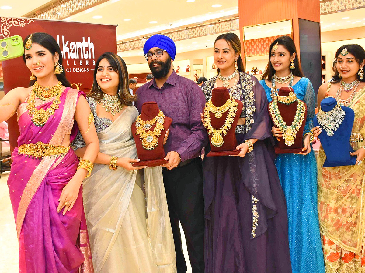 Neelkanth_20Jewellers_20Launches_2040_20Years_20Celebrations_5.jpg 5