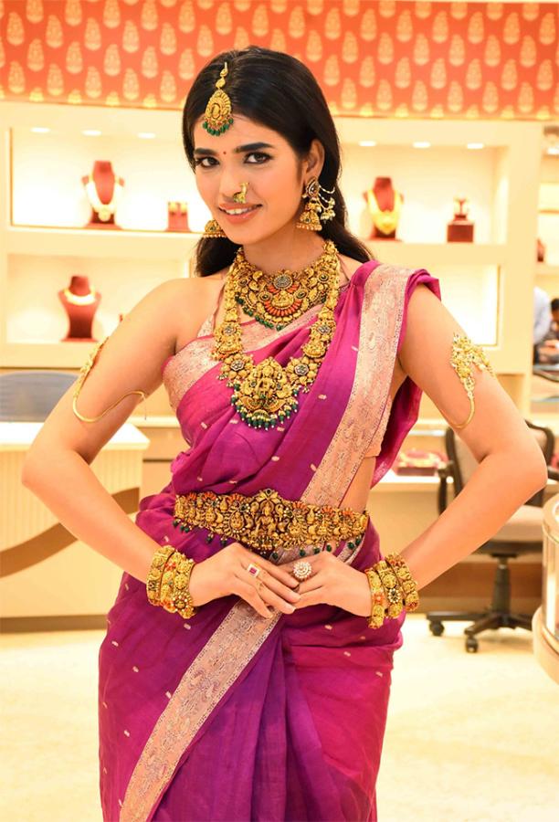 Neelkanth_20Jewellers_20Launches_2040_20Years_20Celebrations_6.jpg 6