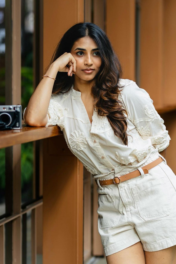 Sapthami-Gowda-15.jpg 16