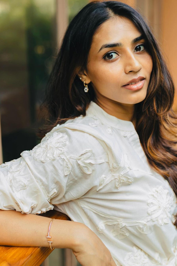 Sapthami-Gowda-9.jpg 10