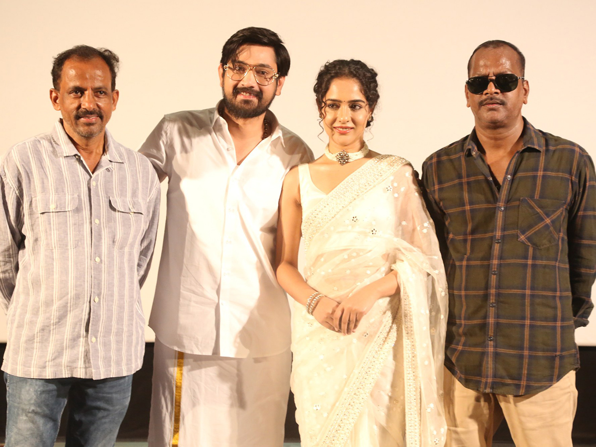 Tiragabadara_20Saami_20Movie_20Press_20Meet_20Photos_14.jpg 13