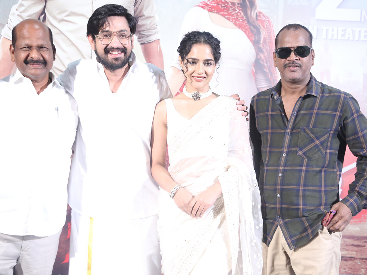 Tiragabadara_20Saami_20Movie_20Press_20Meet_20Photos_15.jpg 14