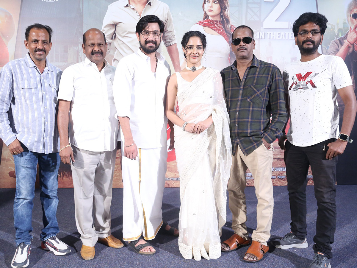 Tiragabadara_20Saami_20Movie_20Press_20Meet_20Photos_2.jpg 2