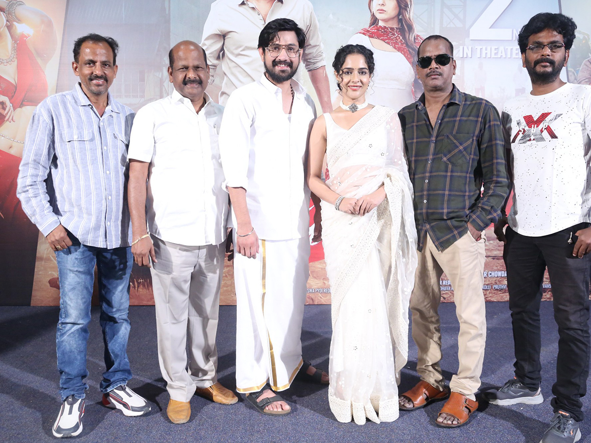 Tiragabadara_20Saami_20Movie_20Press_20Meet_20Photos_4.jpg 4